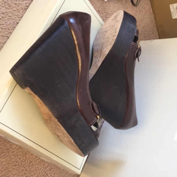 Bcbgmaxazria leather platform pumps - Picture 3 of 4